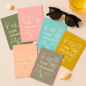 12x Vakantiekaartjes – "Fijne Vakantie" – 6 Kleuren – Set met 2x per Kleur – Leuke Mini Kaartjes voor Zomer, School & Traktaties - Wenskaarten - Einde Schooljaar