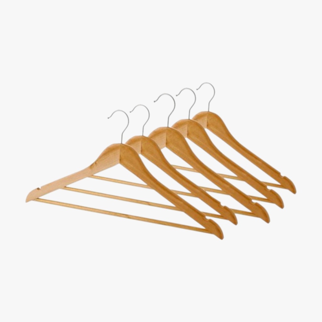 Set van 5 houten kledinghangers